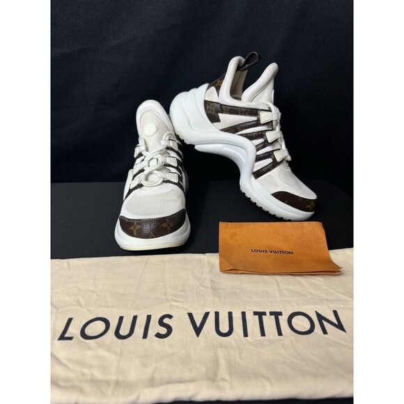 Size 39 - Louis Vuitton LV Archlight Trainer White CL0179 Authentic Monogram - Picture 1 of 16